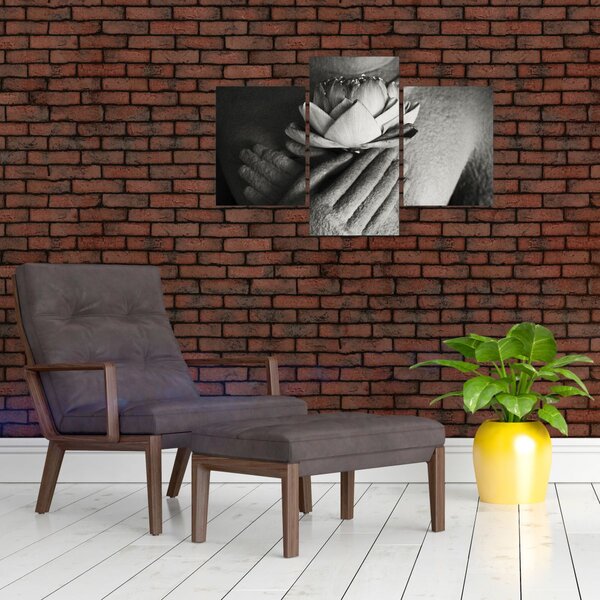 Obraz - Lotos v rukách Budhu (90x60 cm)