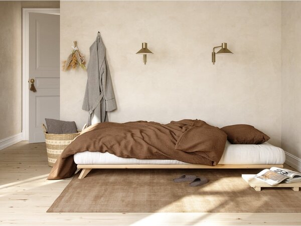 Dvojlôžková posteľ z borovicového dreva s roštom 180x200 cm Senza – Karup Design