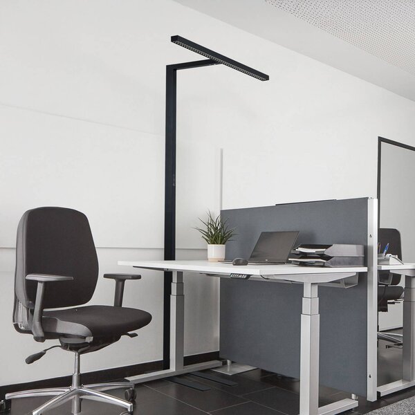 Arcchio Kancelárska stojacia lampa LED Jolinda, tvar T, čierna, 4 000 K, Čierna, Pracovňa / Kancelária, Hliník, Moderný, Stolová lampa