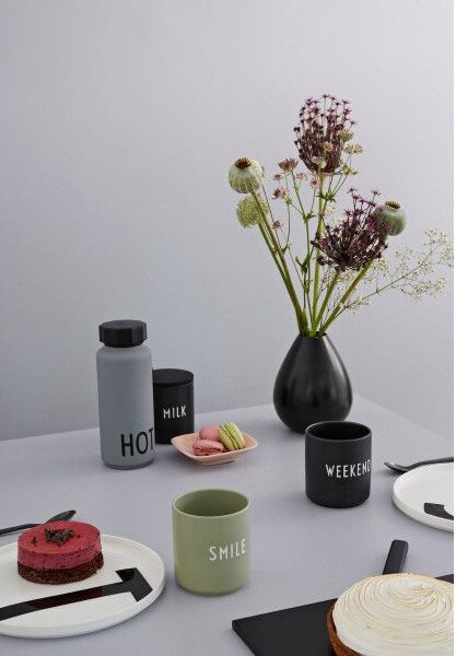 Porcelánový hrnček Smile 300 ml