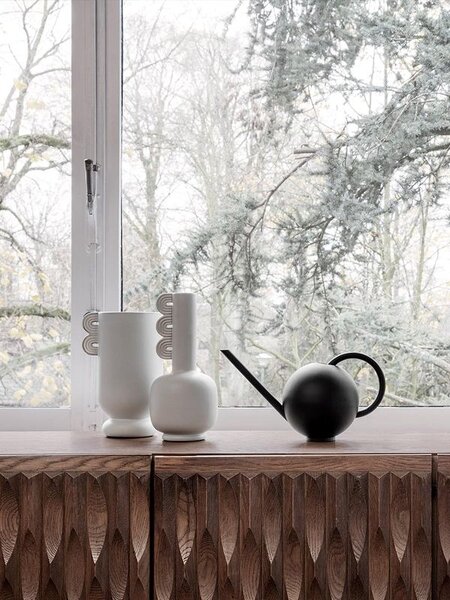 Krhlička na polievanie Black Orb Wattering Can 2 l
