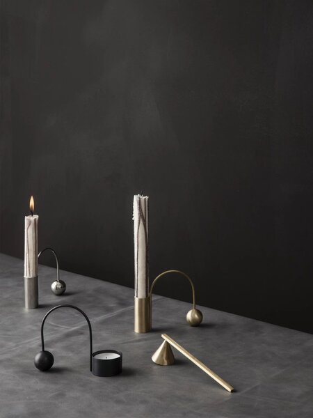 Kovový svietnik Brass Balance Candle Holder