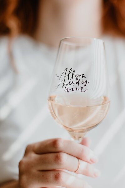 Pohár na víno All you need is wine