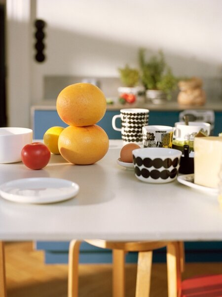 Marimekko Hrnček Oiva Siirtolapuutarha 0,25l, čierny