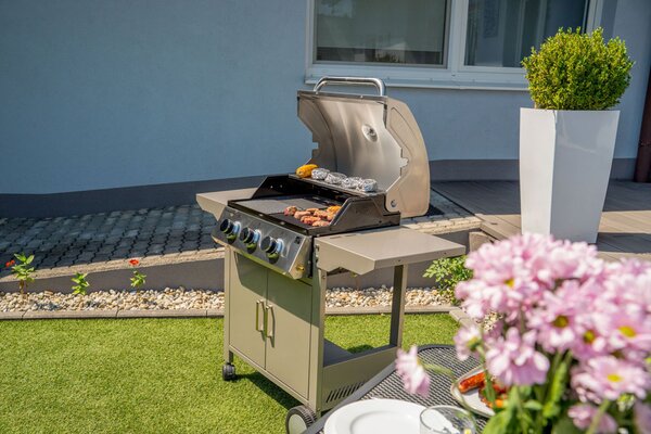 Plynový gril OKLAHOMA BBQ, 3 horáky, s redukčným ventilom, strieborná Penta CZ