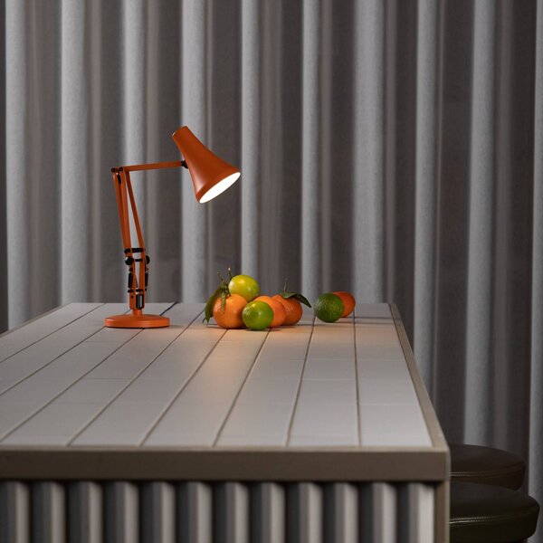 Anglepoise stolová LED lampa 90 MINI VIVID, oranžová, USB, Žltá / oranžová, Pracovňa / Kancelária, Hliník, Industriálny dizajn, Stolová lampa
