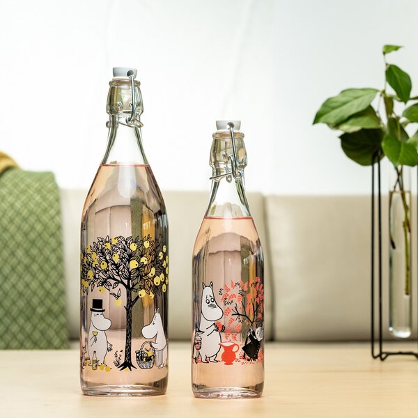 Muurla Sklenená fľaša Moomin Apples 1l