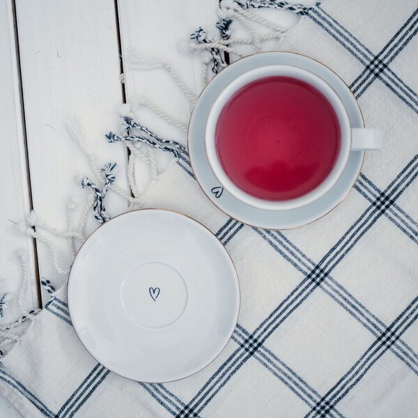 Porcelánová podšálka 15 cm – srdiečko uprostred