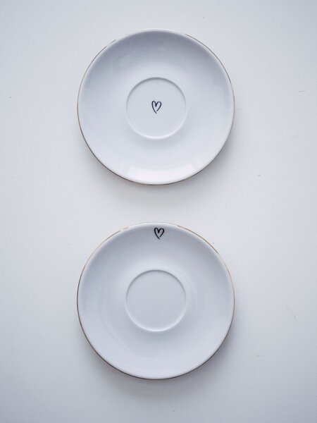 Porcelánová podšálka 15 cm – srdiečko uprostred