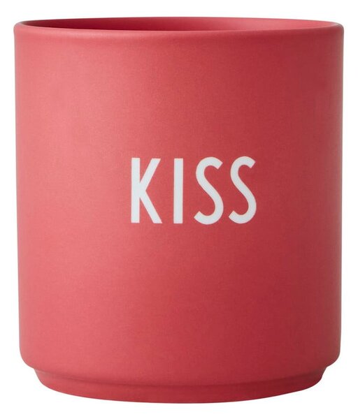 Červený porcelánový hrnček Design Letters Kiss, 300 ml