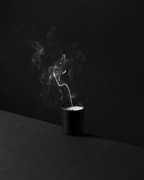 Vonná sviečka Meadows Black Madonna 200 g