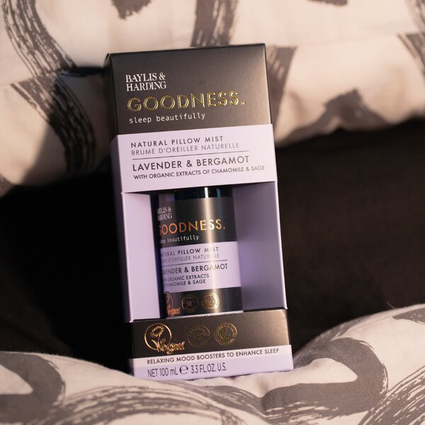 Baylis & Harding Goodness Sleep - Levanduľa & Bergamot Sprej na vankúš, 100 ml
