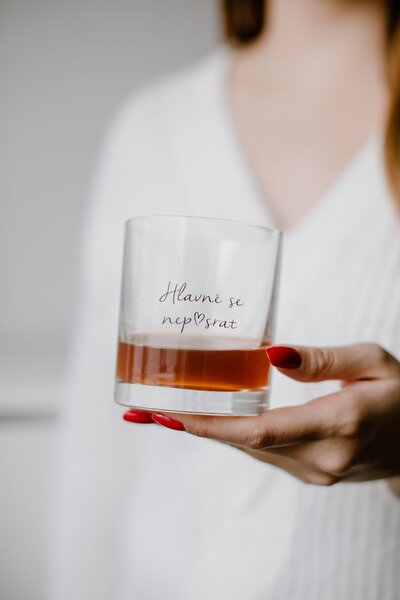 Pohár na whisky Hlavně se nep♥srat - CZ