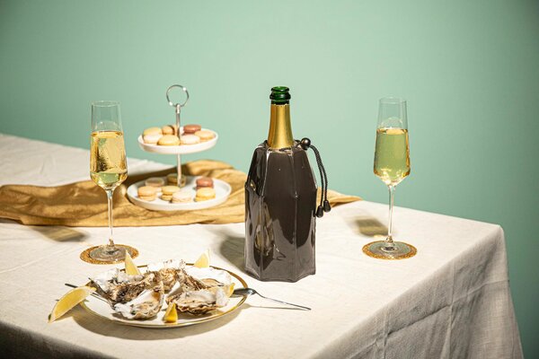 Chladiaci návlek na sekt Vacu Vin - čierny