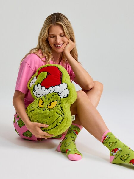 Sinsay - Kožušinový dekoračný vankúš s vianočným motívom Grinch - žlto-zelená
