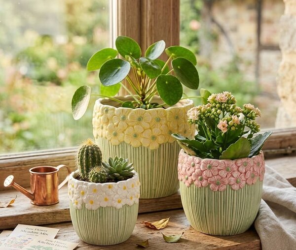 Bielo-zelený obal na kvetináč s reliéfom kvetov Jane Flower - Ø 10*9 cm - daan kromhout