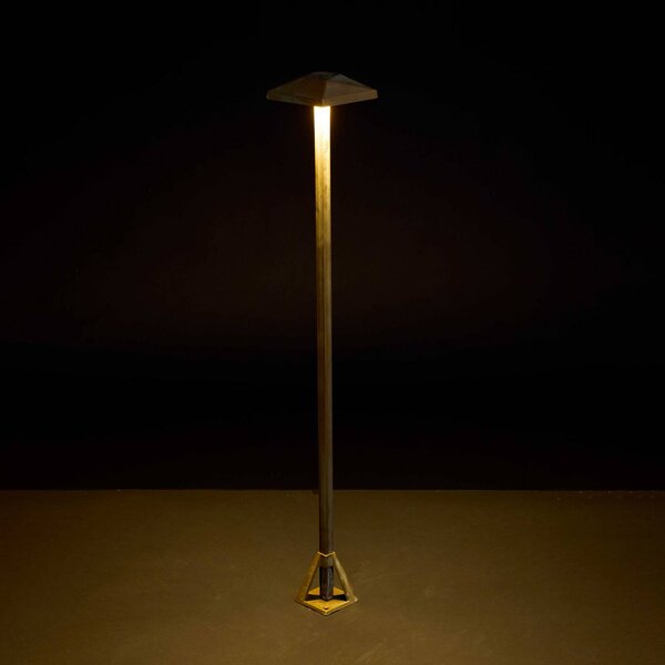 Moretti Luce Chodníkové LED svetlo Aura Edge, výška 80 cm, antická mosadz, IP65, Hnedá / staromosadz, Mosadz, Vidiecky / Rustikálny, Osvetlenie príjazdovej cesty