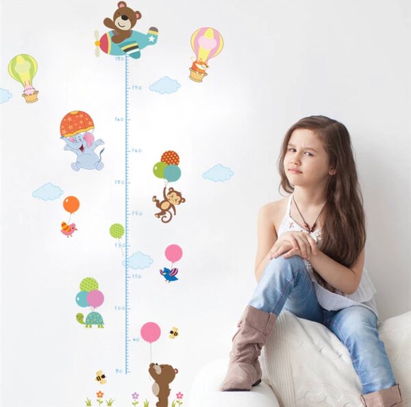 Samolepka na stenu "Detský meter - Zvieratká s balónmi 2" 130x80 cm