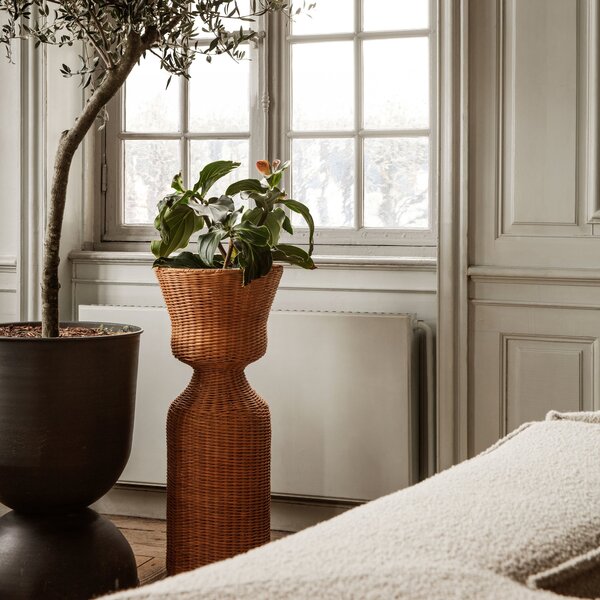 Kvetináč Hourglass, M, Cashmere – Ferm Living