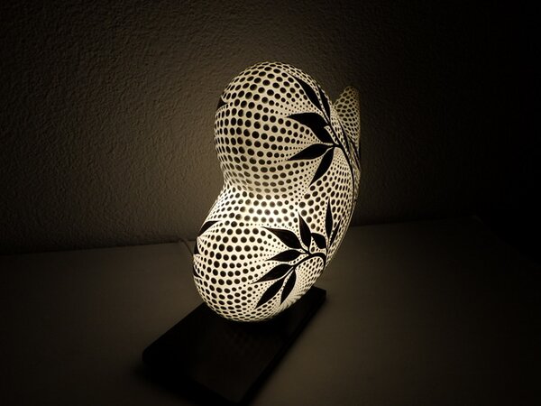 Stolná lampa biela SRDCE, 30 cm, ručne maľovaná