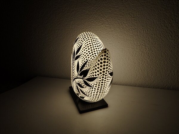 Stolná lampa biela SRDCE, 30 cm, ručne maľovaná
