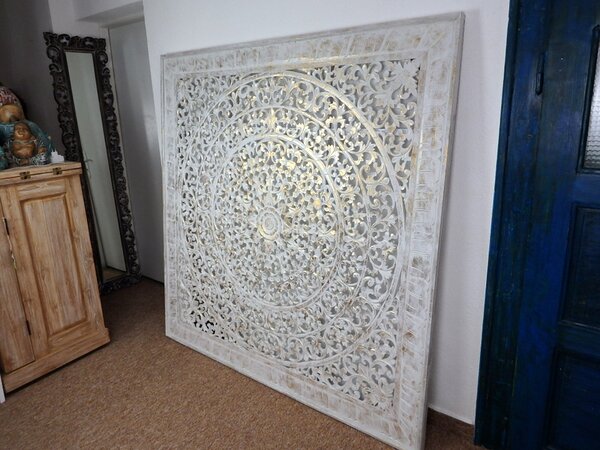 Dekorácia na stenu MANDALA biela zlatá, drevo, ručná práca, 160x160 cm