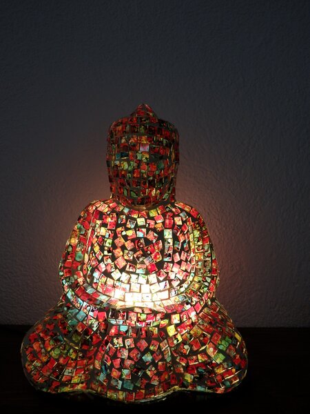 Lampa Budha, ručná práca