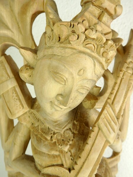 Soška SARASWATI,50 cm, tropické drevo, ručná práca