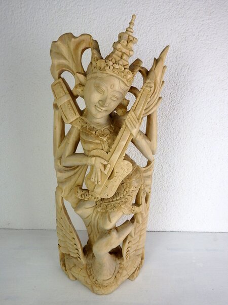 Soška SARASWATI,50 cm, tropické drevo, ručná práca
