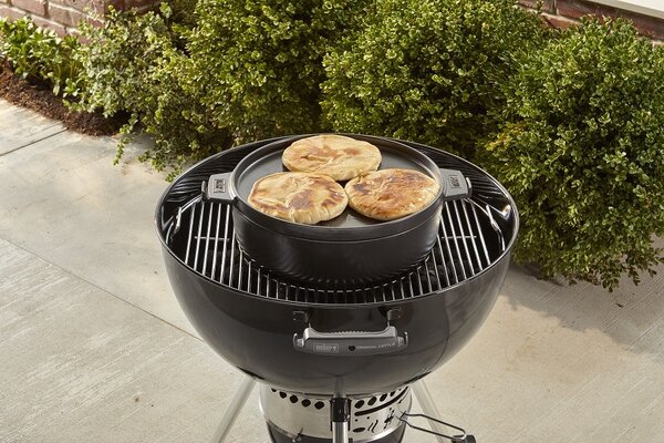 Liatinový hrniec s panvicou Weber 2v1 pre Gourmet BBQ System