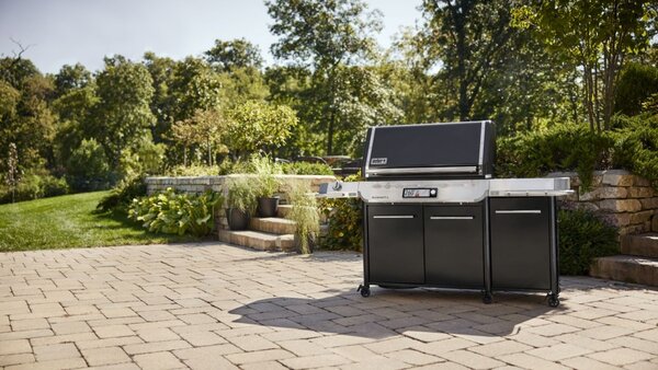 Inteligentný plynový gril Weber Summit FS38X Black