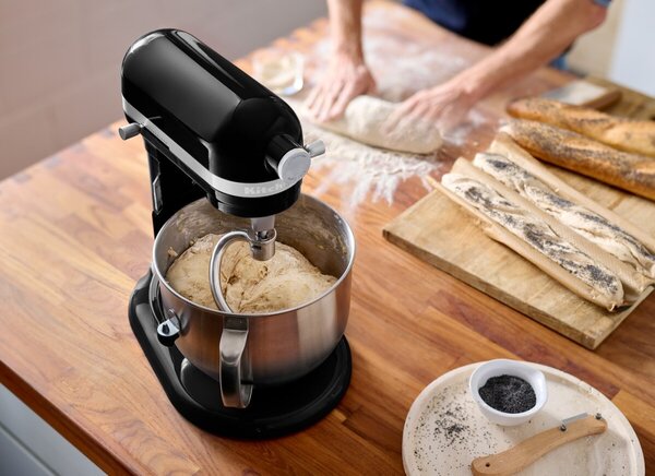 Kuchynský robot KitchenAid 5KSM70SHX - čierna