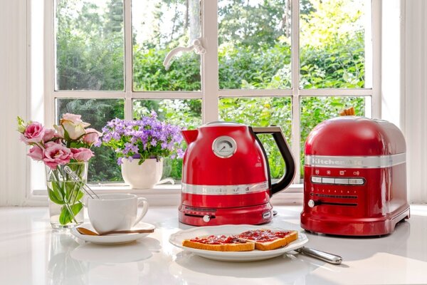 Rýchlovarná kanvica KitchenAid 5KEK1522 - čierna liatina
