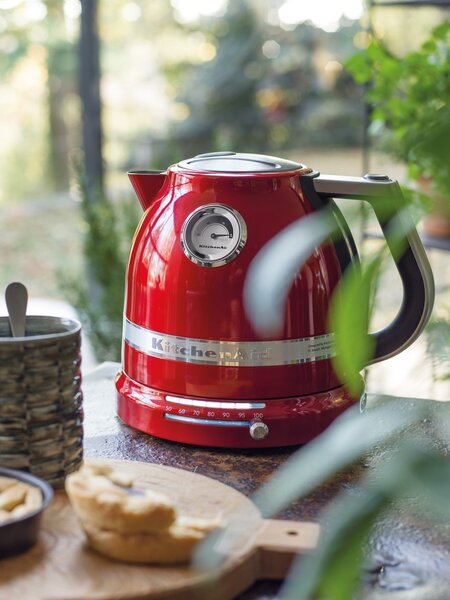 Rýchlovarná kanvica KitchenAid 5KEK1522 - čierna liatina