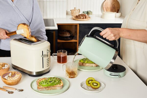 Rýchlovarná kanvica KitchenAid 5KEK1701 - kráľovská červená