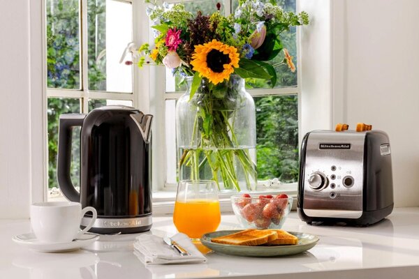 Rýchlovarná kanvica KitchenAid 5KEK1722 - kráľovská červená