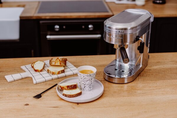 Pákový kávovar KitchenAid Artisan 5KES6503 - kráľovská červená