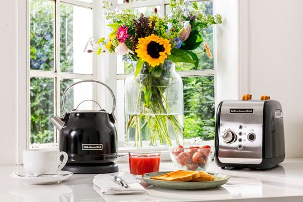 Rýchlovarná kanvica KitchenAid 5KEK1222 - kráľovská červená