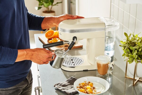 Pákový kávovar KitchenAid Artisan 5KES6503 - kráľovská červená