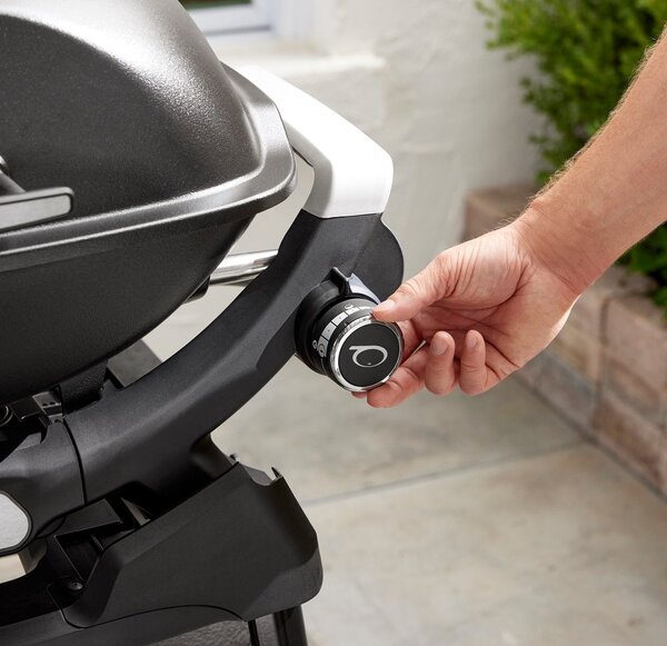 Plynový gril Weber Q2200N Premium Stand