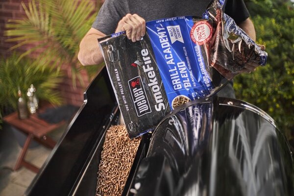 Prírodné drevené pelety Weber - Grill Academy Blend, 8 kg