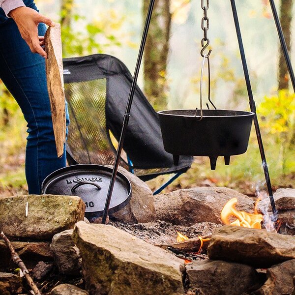 Liatinový hrniec Lodge Dutch Oven 3,8 l s poklicou