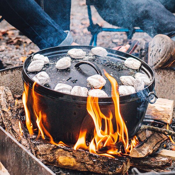 Liatinový hrniec Lodge Dutch Oven 3,8 l s poklicou