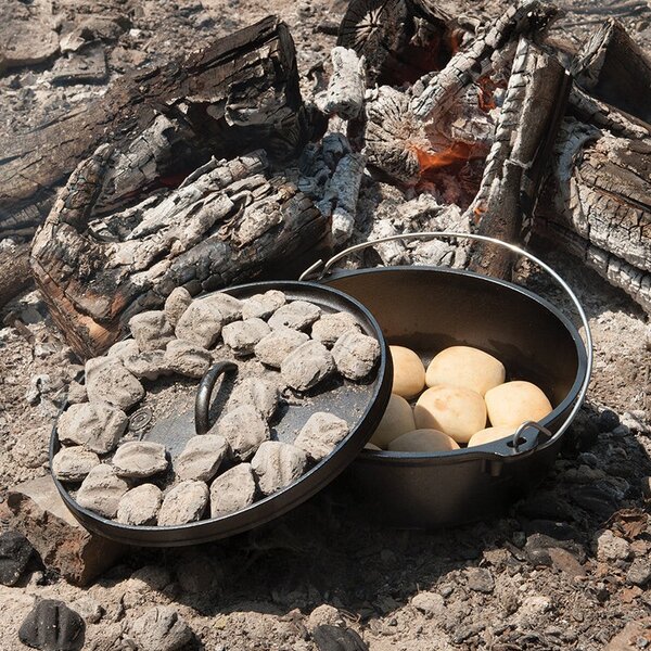 Liatinový hrniec Lodge Dutch Oven 3,8 l s poklicou