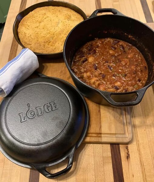 Liatinový combo hrniec Double Dutch Oven Lodge 4,7 l