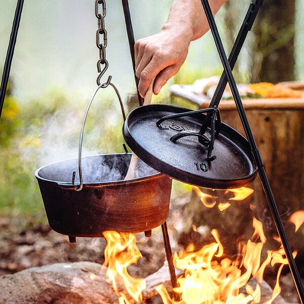Liatinový hrniec Lodge Dutch Oven 3,8 l s poklicou