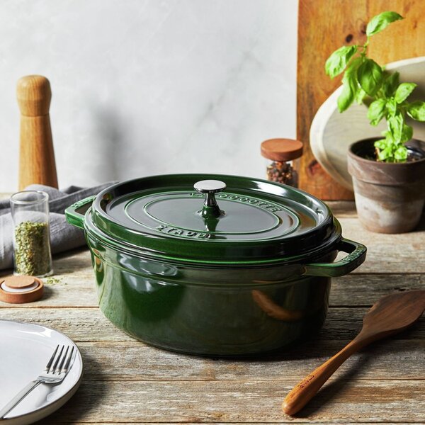 Oválny liatinový hrniec Staub 31 cm, bazalka