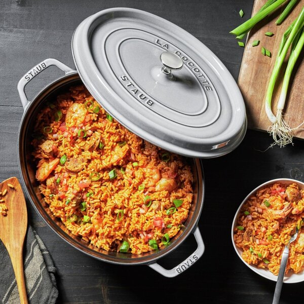 Oválny liatinový hrniec Staub 31 cm, šedý