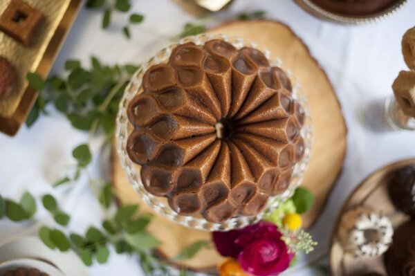 Nordic Ware forma na bábovku Crown, 10 cup, zlatá