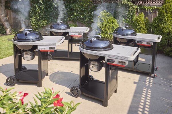 Gril na drevené uhlie Weber Performer Premium 57 cm